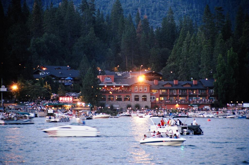 The Pines Resort & Conference Center Bass Lake Exterior foto